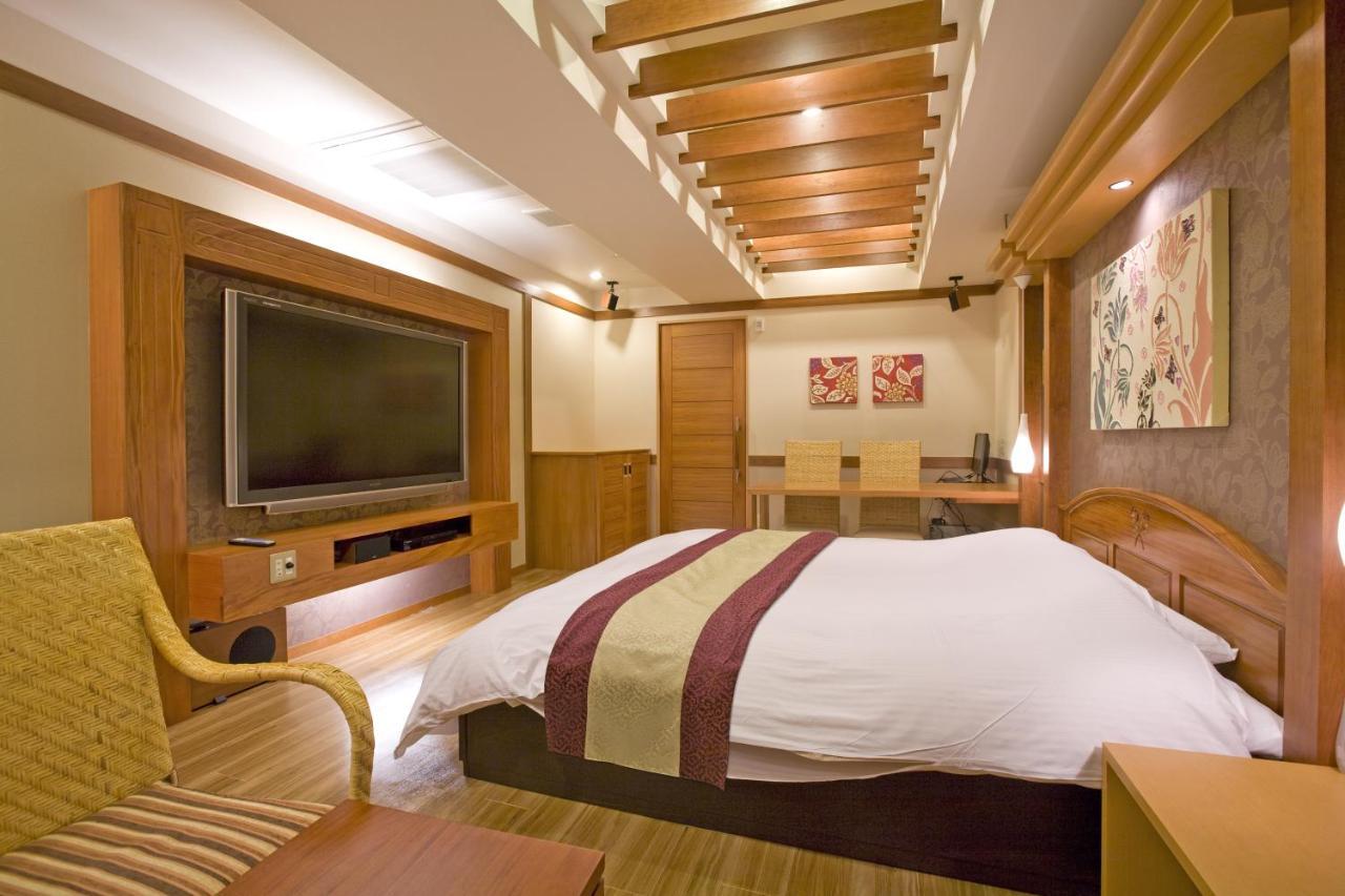 Hotel Bintang Pari Resort (Adults Only) Кобе Екстериор снимка