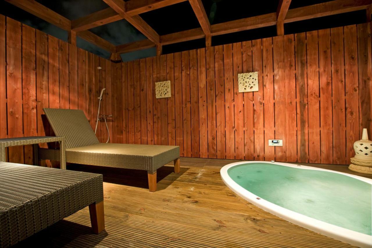 Hotel Bintang Pari Resort (Adults Only) Кобе Екстериор снимка